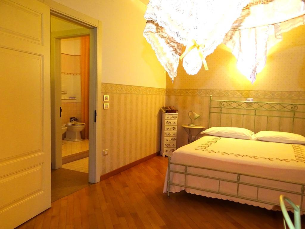 Villa Gioia Rooms Montegranaro Kamer foto