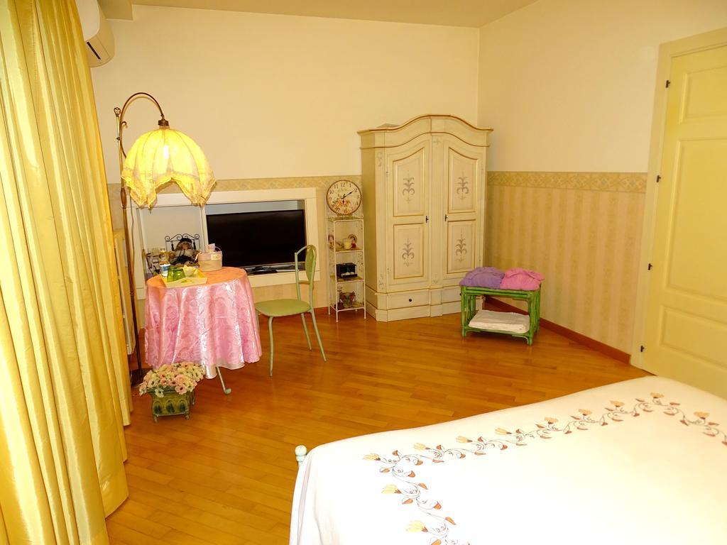 Villa Gioia Rooms Montegranaro Kamer foto